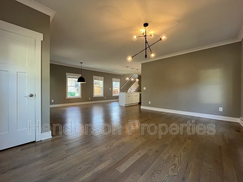 705 Baldwin Ave - Photo 6 of 33