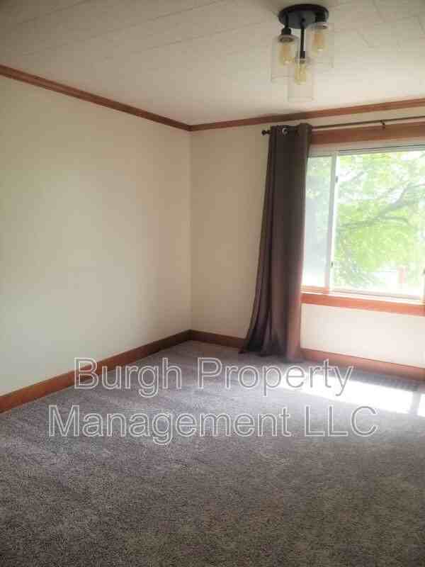 944 Jackman Ave - Photo 6 of 20