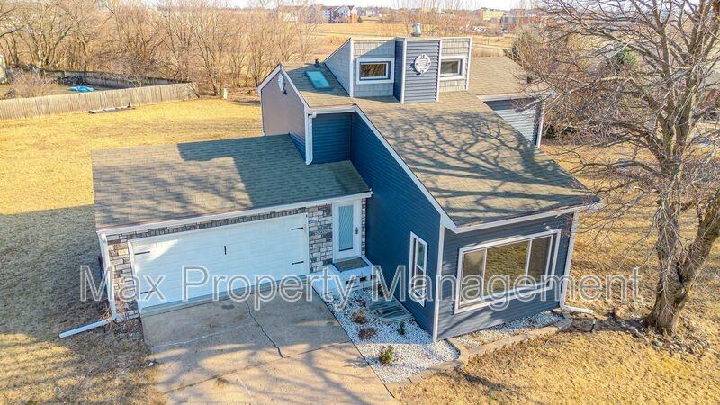 5305 Nw 91st Ct - Photo 2 of 50