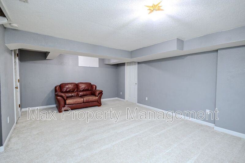 5305 Nw 91st Ct - Photo 5 of 50