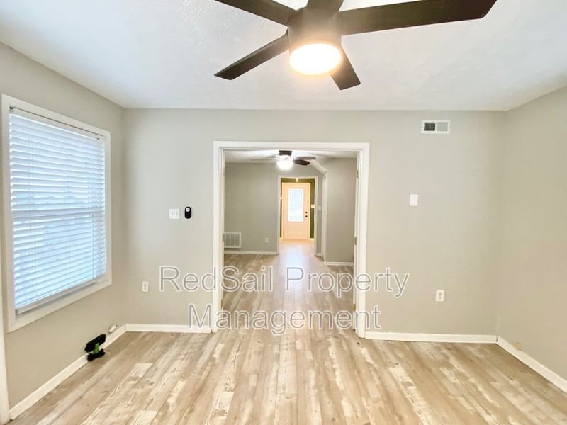 107 Opal Dr - Photo 6 of 22