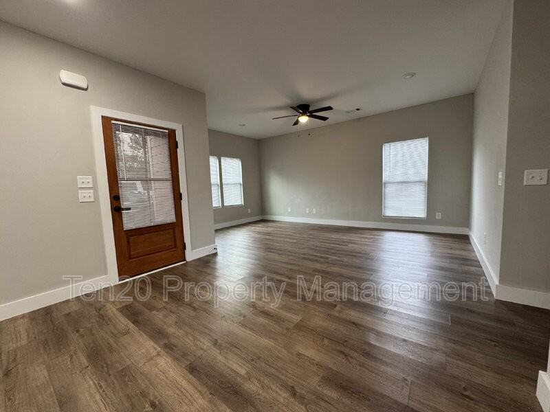 1346 Ingersoll Dr - Photo 5 of 18