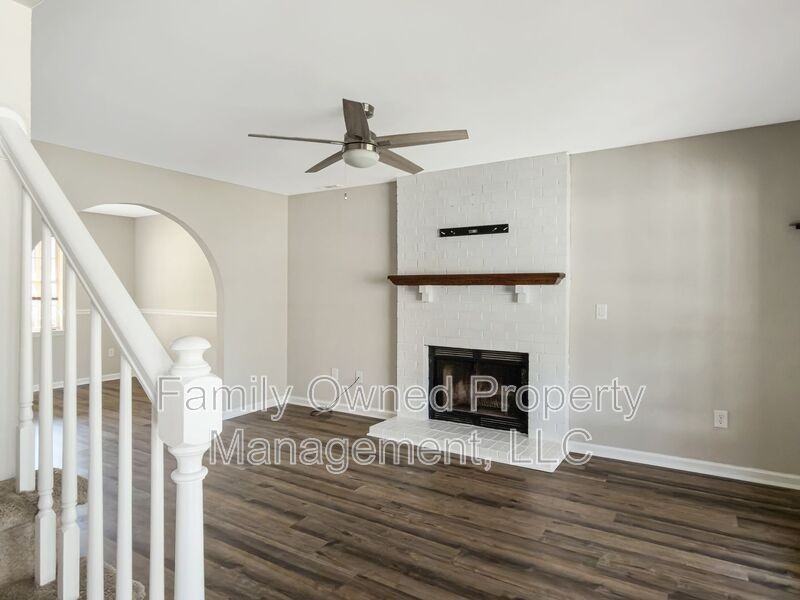 2296 Boulder Ct - Photo 5 of 33