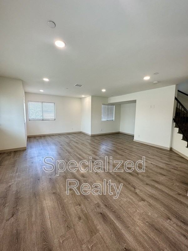 115 W Cypress St #4 - Photo 4 of 14