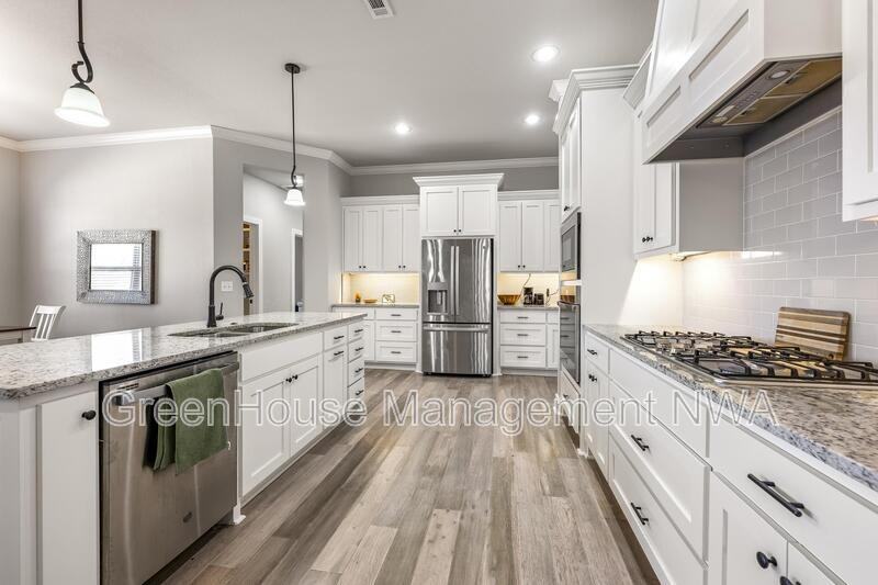 1901 Woodhause Cir - Photo 6 of 16