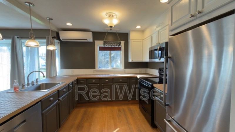 501 Ne Broadway St - Photo 6 of 27