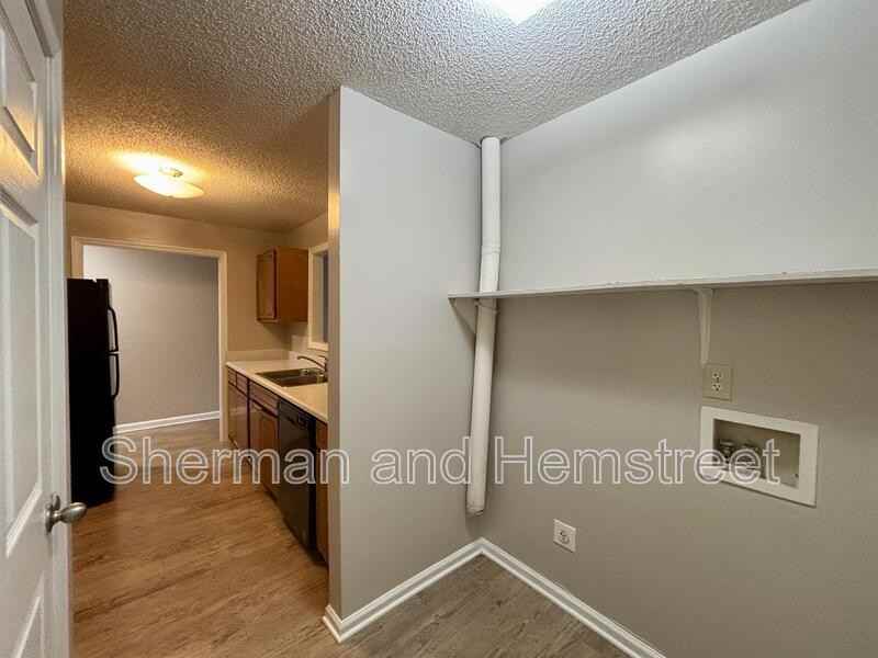 218 Commons Dr #218 - Photo 6 of 14