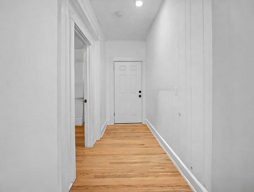 373 Wood Ave - Photo 6 of 7