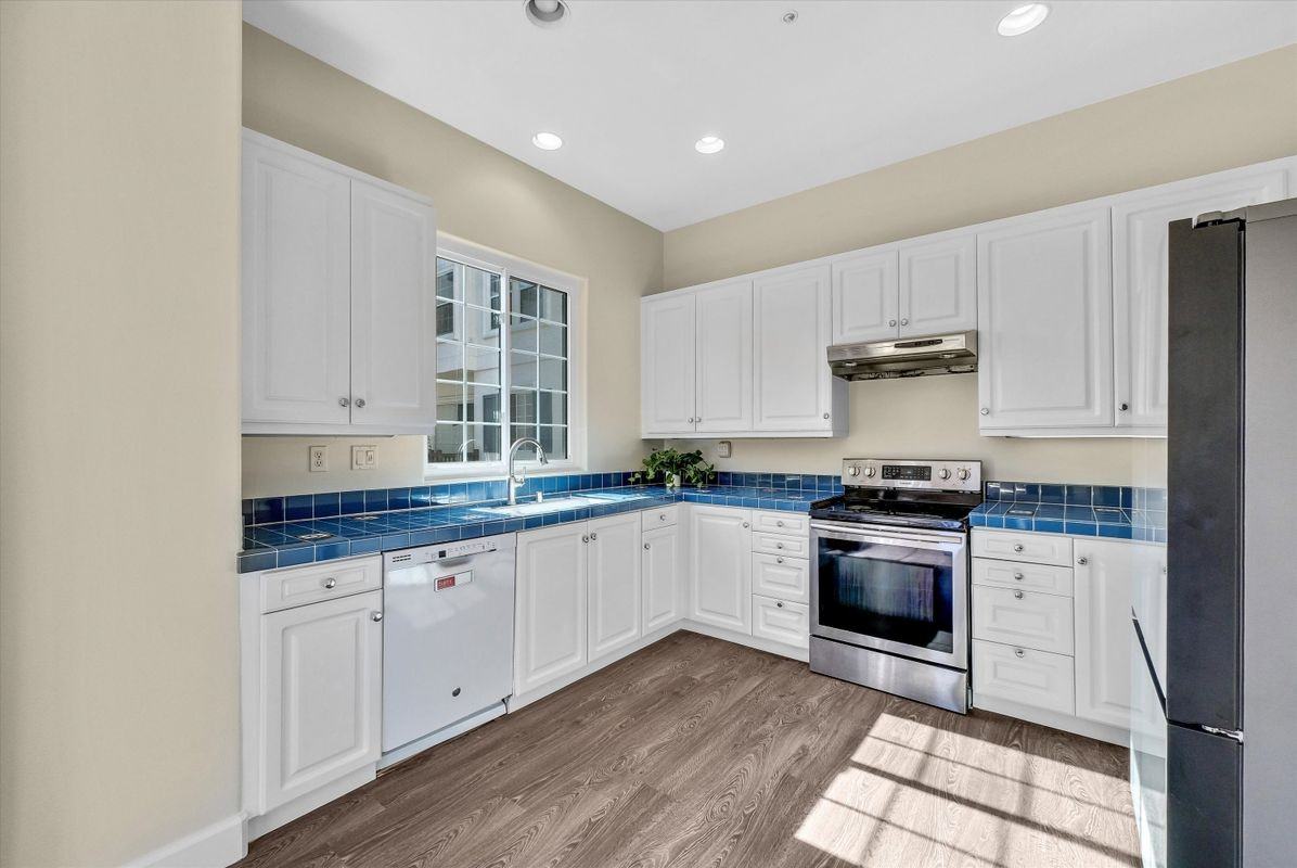 2861 Ballesteros Ln - Photo 5 of 22