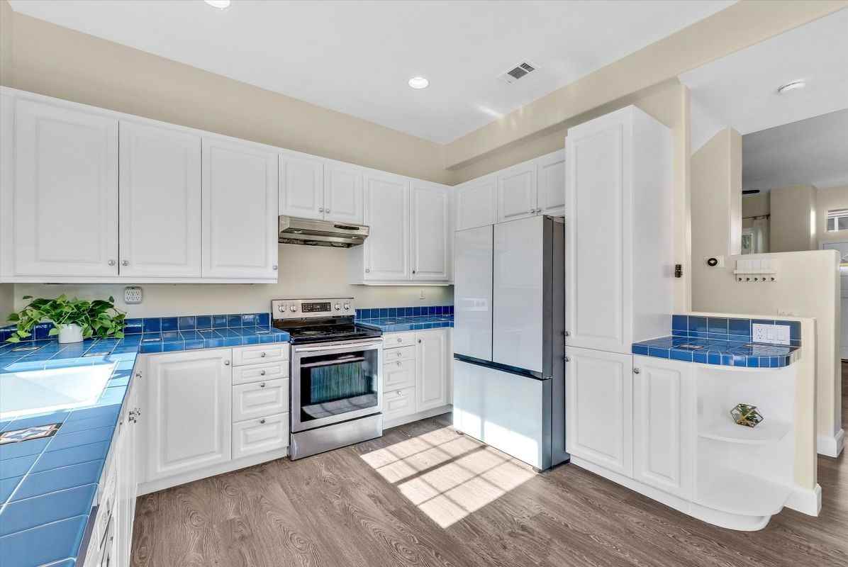 2861 Ballesteros Ln - Photo 6 of 22