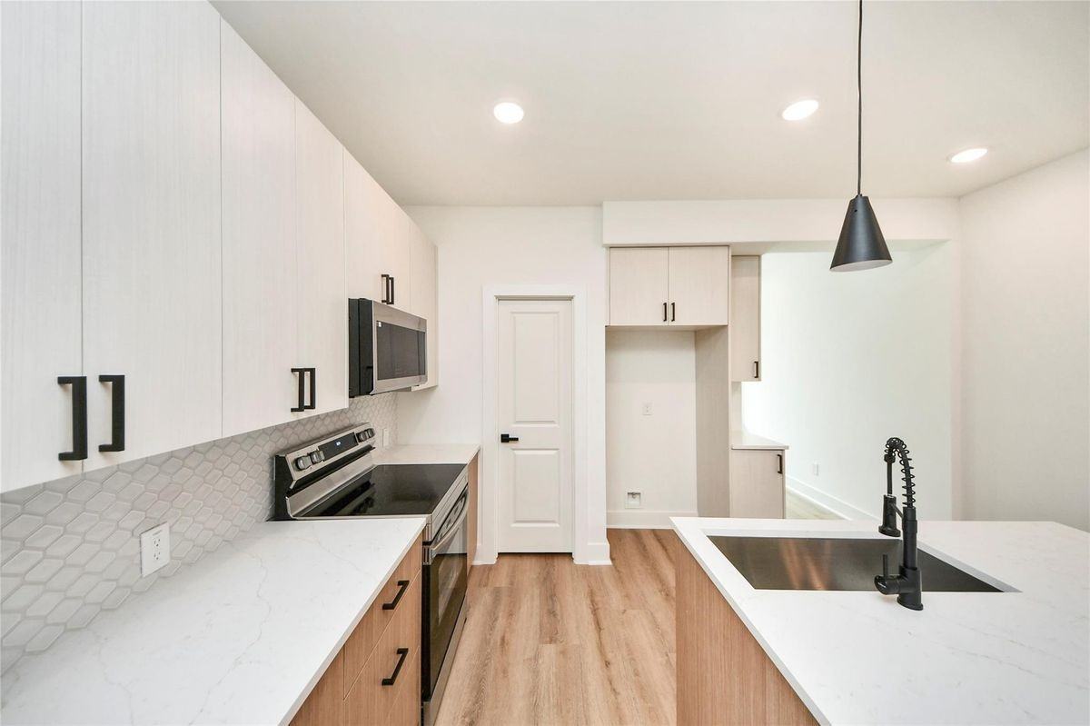 932 South Ln - Photo 2 of 3