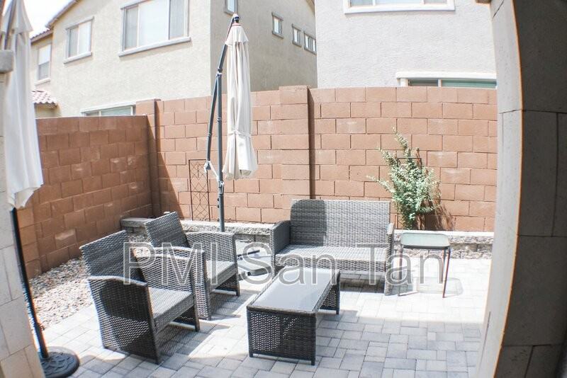 4754 E Olive Ave - Photo 4 of 29