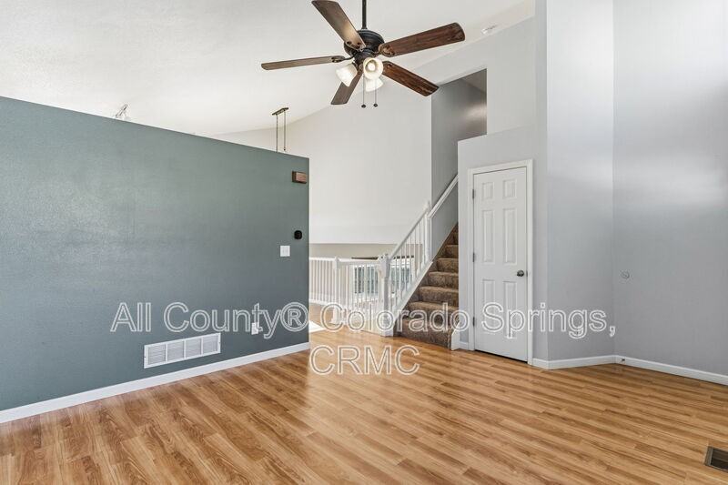 7497 Theresa Dr - Photo 3 of 31