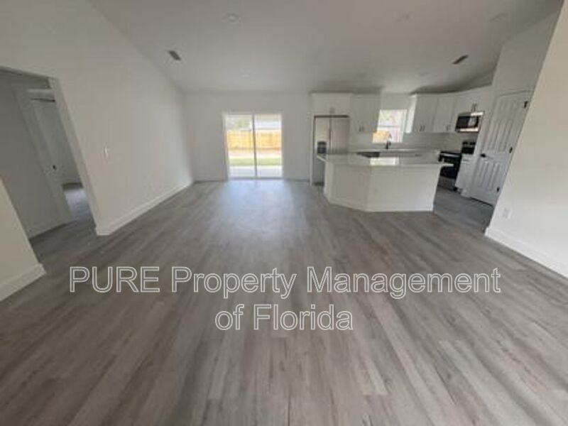 5787 Nwavenue - Photo 3 of 50