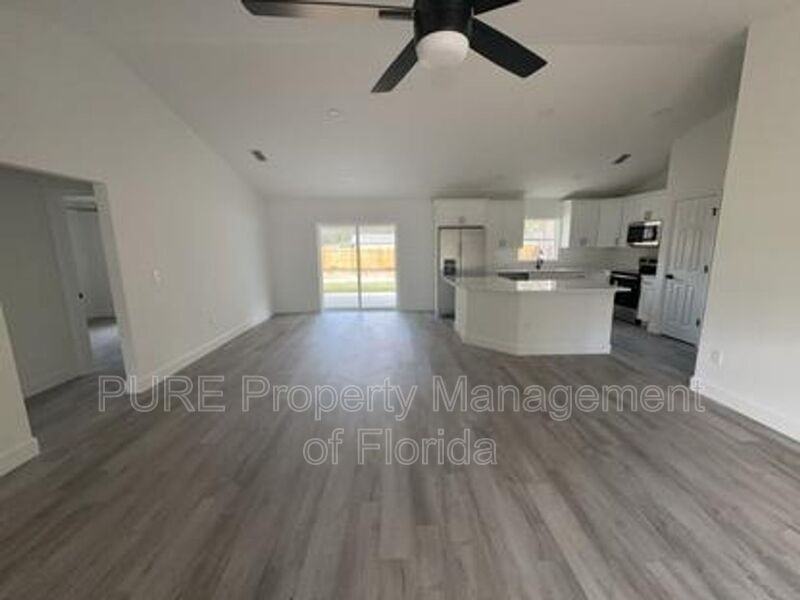 5787 Nwavenue - Photo 4 of 50