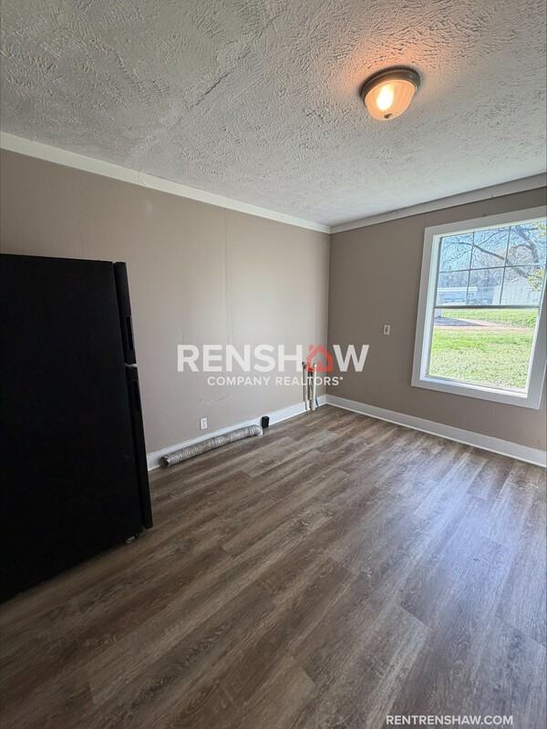 2620 Mullins Ave - Photo 7 of 16