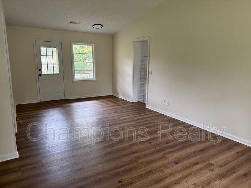 1719 Celia Dr - Photo 2 of 8