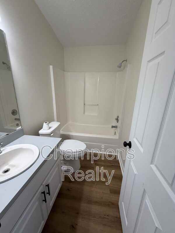 1719 Celia Dr - Photo 3 of 8