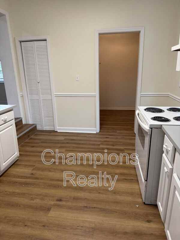 1719 Celia Dr - Photo 6 of 8