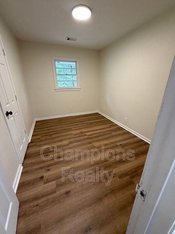 1719 Celia Dr - Photo 7 of 8