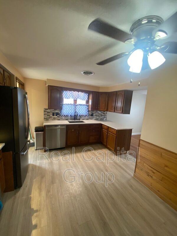 61 Dennis Ln - Photo 3 of 10