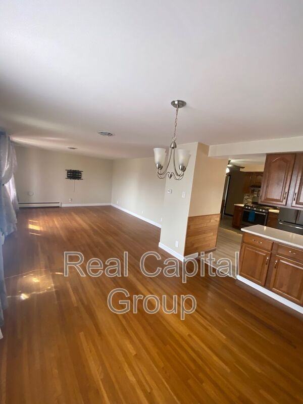 61 Dennis Ln - Photo 4 of 10