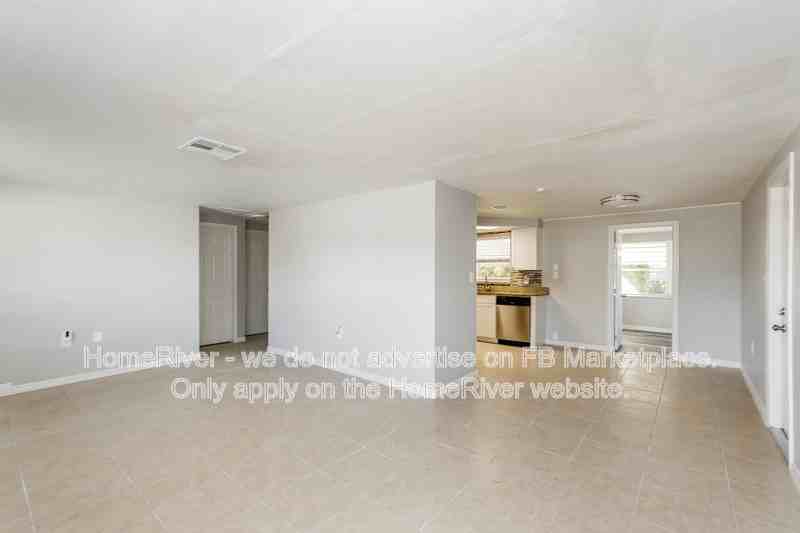 1345 Maybury Dr - Photo 4 of 19