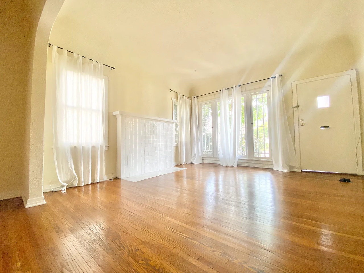 368 N Ogden Dr - Photo 2 of 5