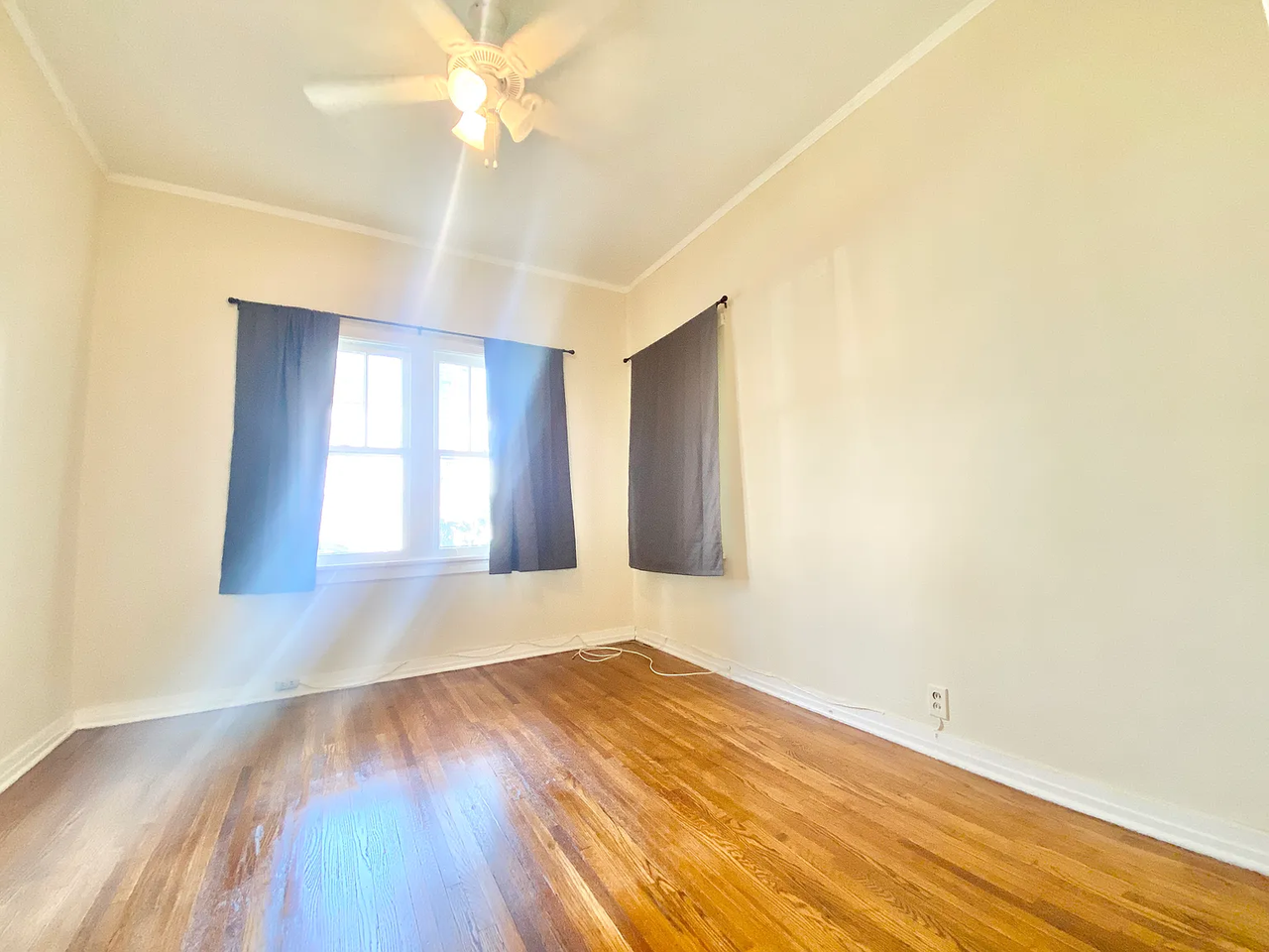 368 N Ogden Dr - Photo 4 of 5