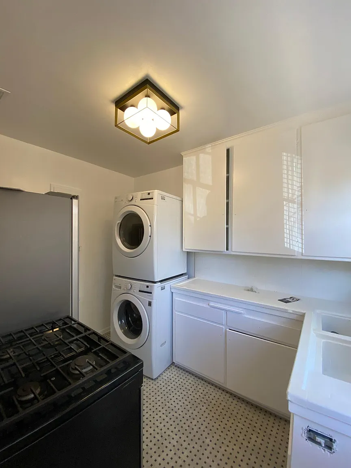 1243 Smithwood Dr - Photo 4 of 5