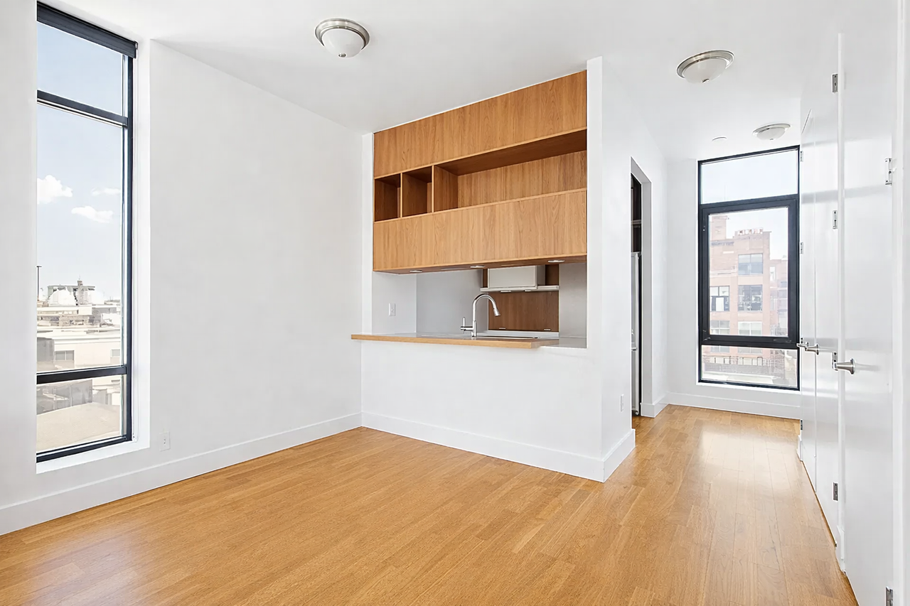 215 Green St #3A - Photo 4 of 5