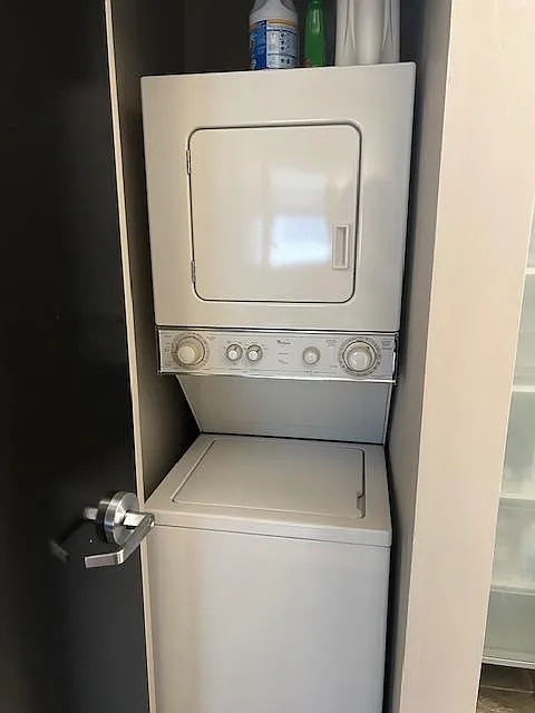 2114 G St - Photo 3 of 6