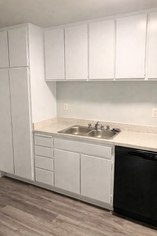 1275 E Date St #303 - Photo 4 of 5