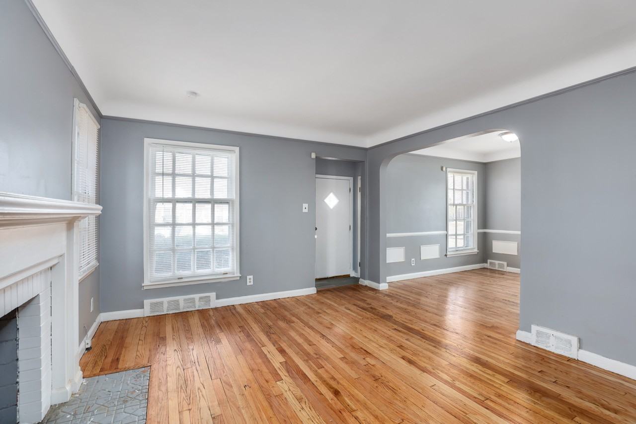 16306 Collingham Dr - Photo 5 of 15