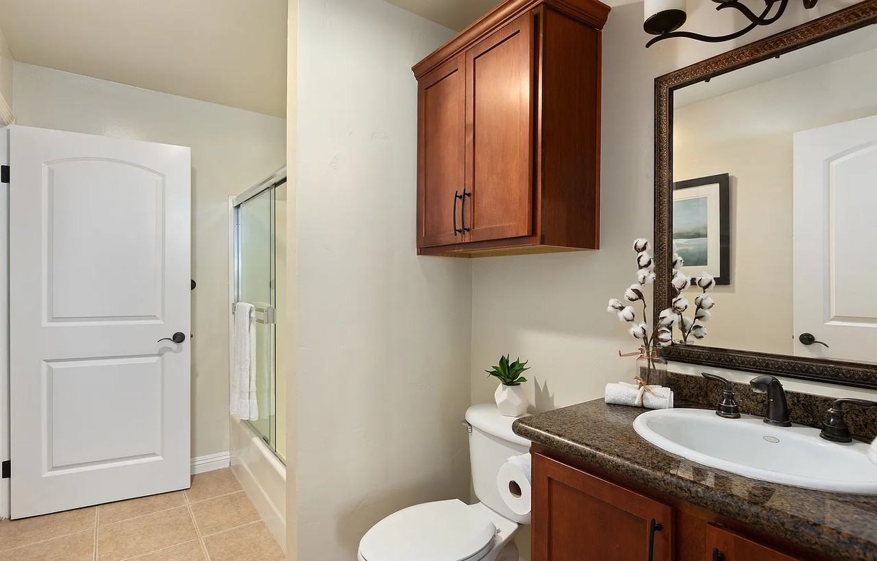 700 Sea Cliff Way - Photo 3 of 7