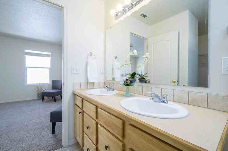 6561 S Covewood Way - Photo 4 of 19