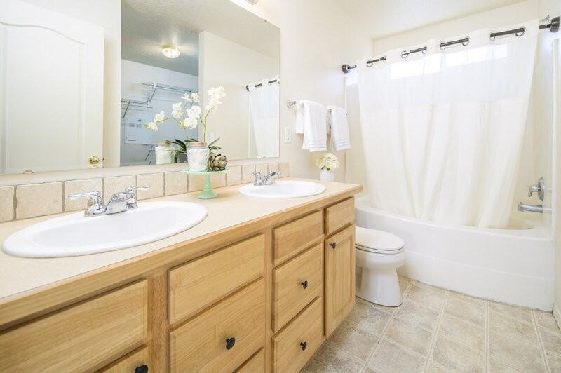 6561 S Covewood Way - Photo 6 of 19