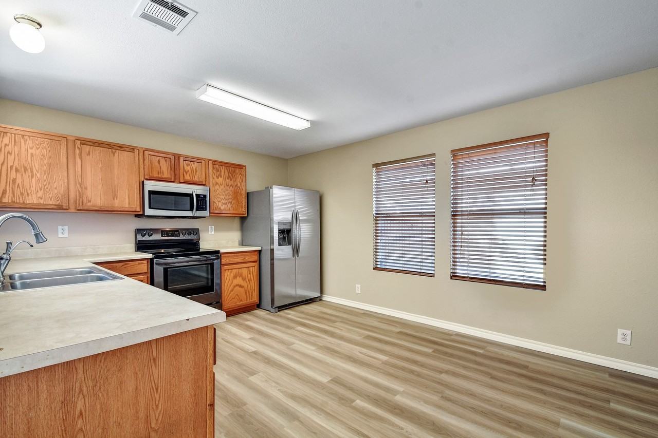 415 Mallow Grv - Photo 6 of 26