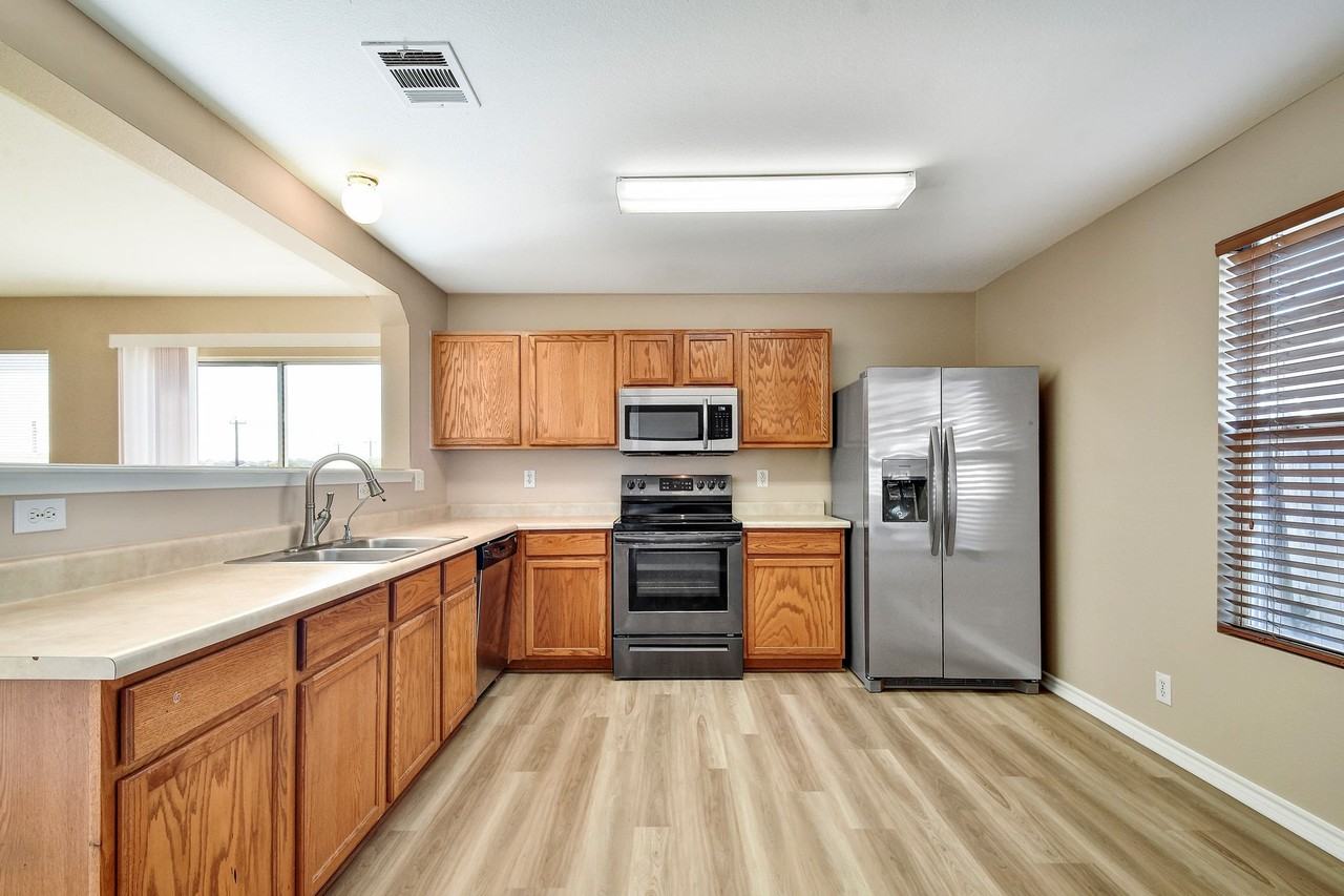 415 Mallow Grv - Photo 7 of 26