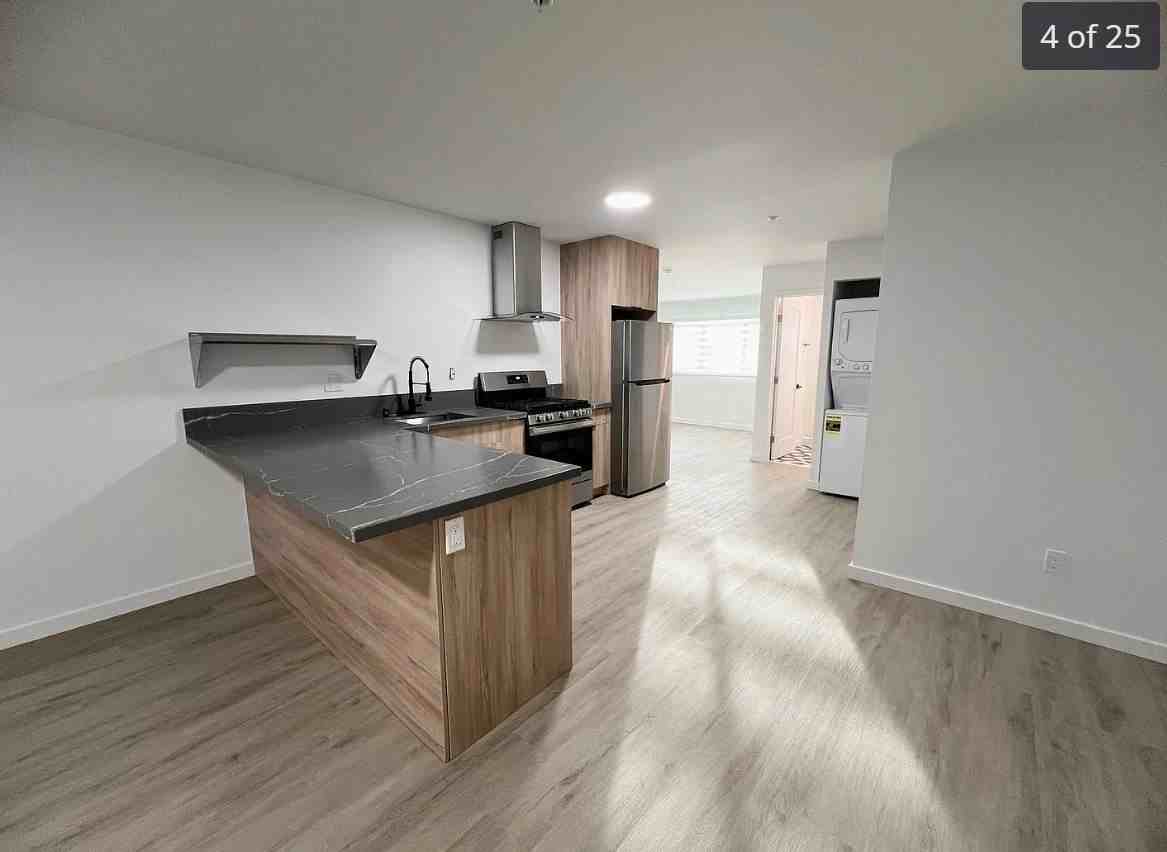 1577 N Fair Oaks Ave - Photo 6 of 11