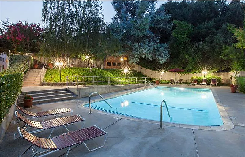 1515 Alta Glen Dr - Photo 2 of 10