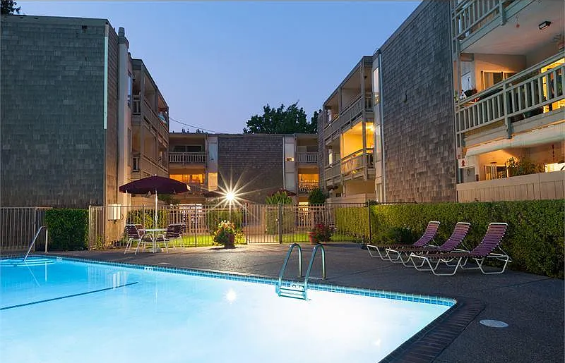 1515 Alta Glen Dr - Photo 3 of 10