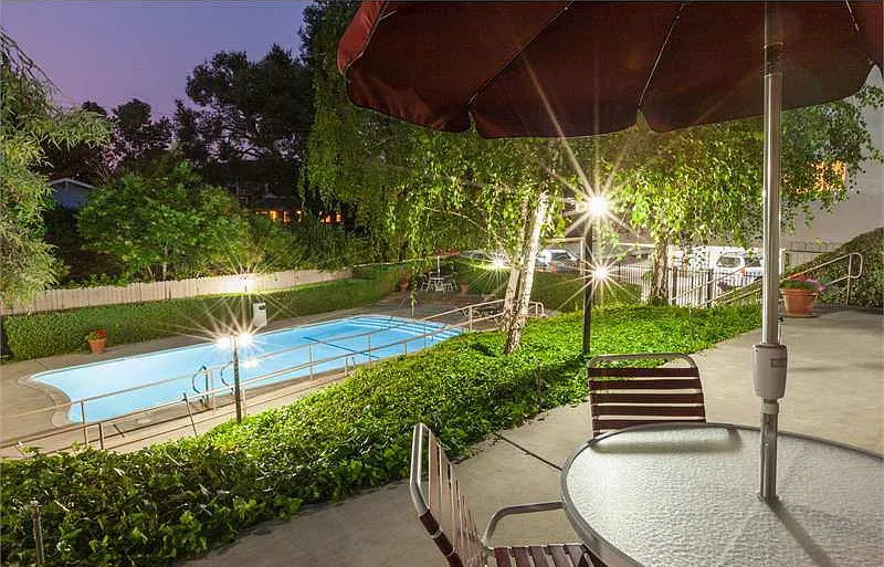 1515 Alta Glen Dr - Photo 5 of 10