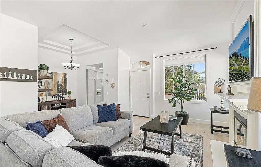 1307 Solvay Aisle - Photo 2 of 12