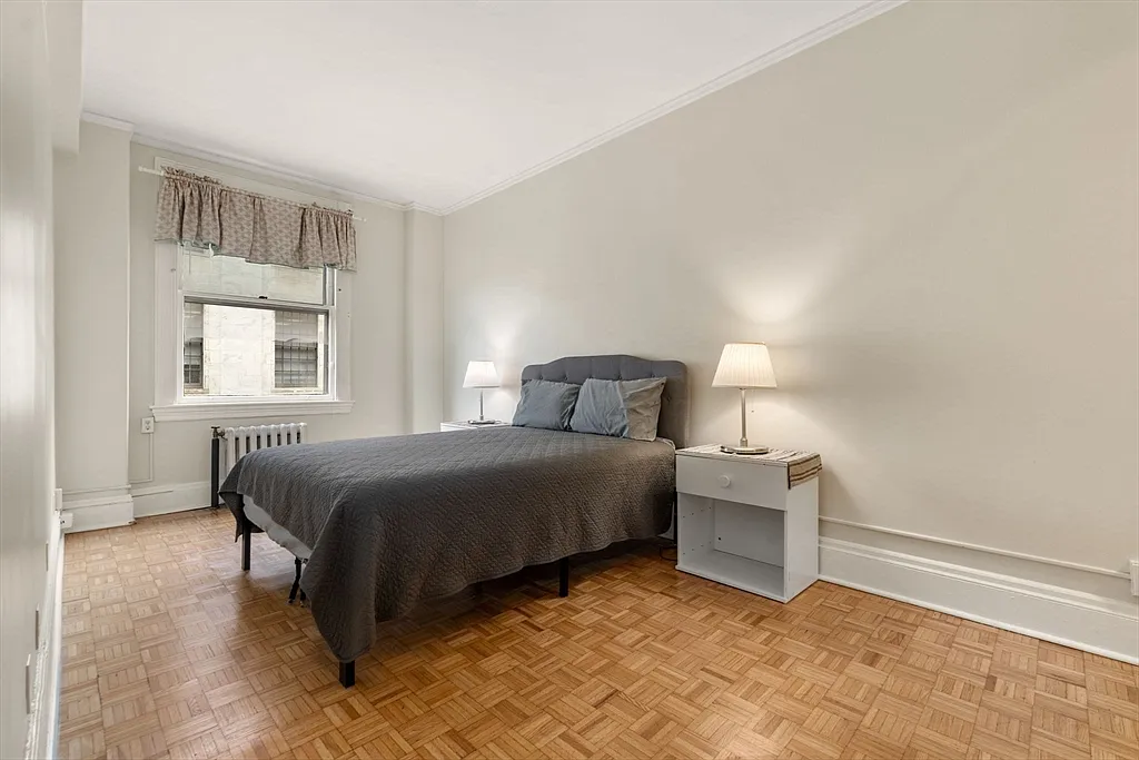 21 Beacon St #5T - Photo 2 of 10