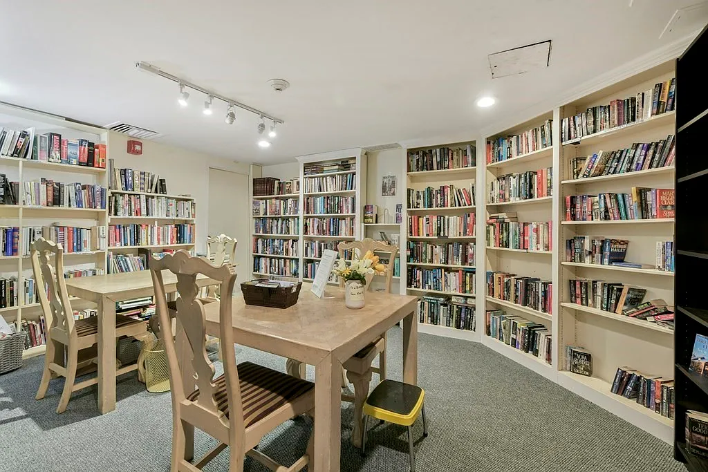 280 Boylston St #413 - Photo 2 of 12