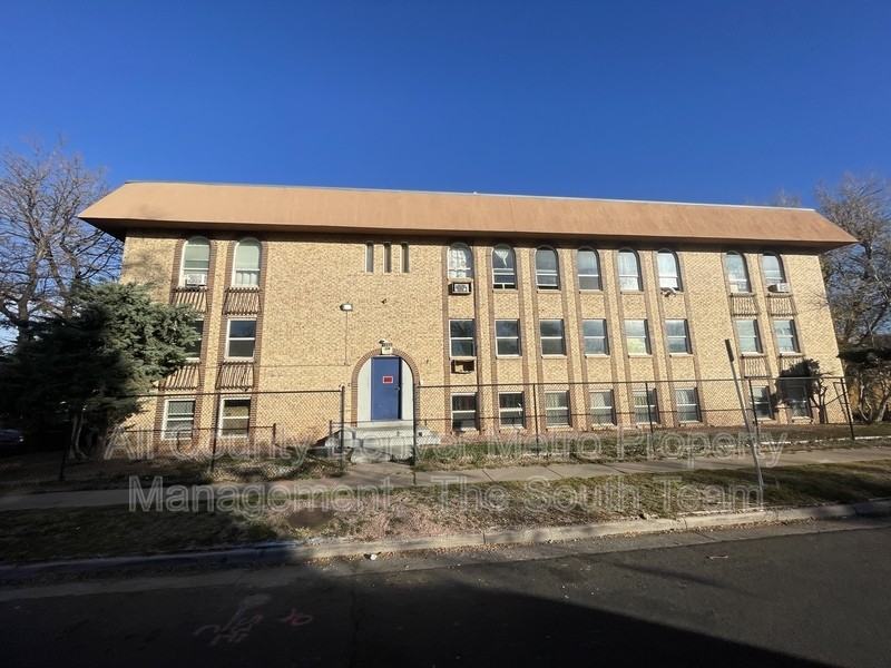 1590 Clinton St #203