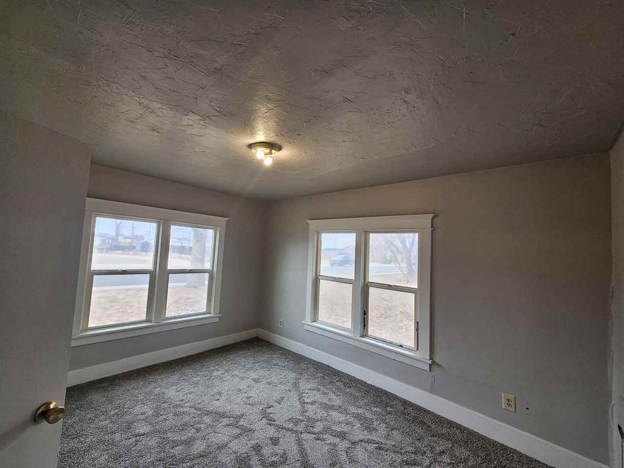 4022 Denver St - Photo 4 of 17