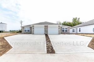 featured image of 1510 Coventry Dr #B