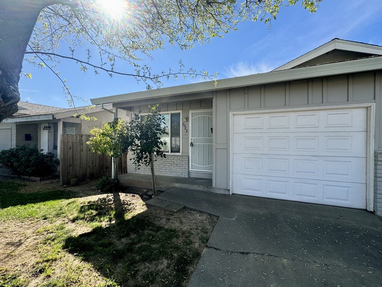 7022 Amsterdam Ave - Photo 2 of 21